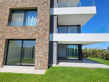 Venta departamento 3 ambientes con jardín en Nordelta
