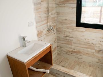 Casa 5 ambientes venta con doble cochera en Ingeniero Maschwitz