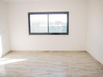 Casa 5 ambientes venta con doble cochera en Ingeniero Maschwitz