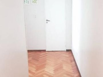 Divino 4 Ambientes al frente con 2 baños y Cocina con Lavadero independiente