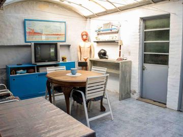 Casa de 4 ambientes con dependencia en venta en Martínez