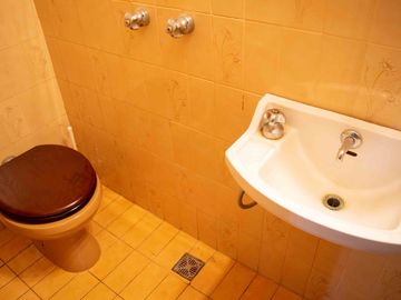 Casa de 4 ambientes con dependencia en venta en Martínez