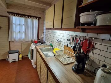 Casa de 5 ambientes con cochera en venta en Del Viso