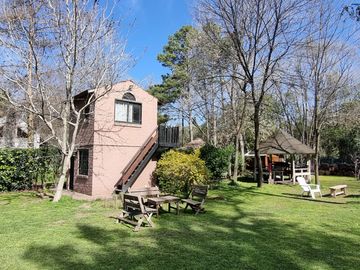 Casa de 5 ambientes con cochera en venta en Del Viso