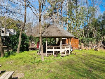 Casa de 5 ambientes con cochera en venta en Del Viso