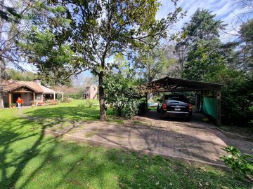 Casa de 5 ambientes con cochera en venta en Del Viso