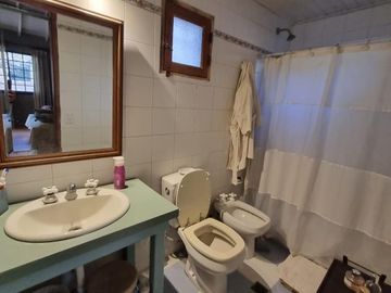 Casa de 5 ambientes con cochera en venta en Del Viso