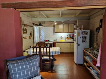 Casa de 5 ambientes con cochera en venta en Del Viso