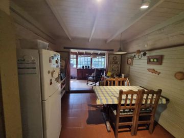 Casa de 5 ambientes con cochera en venta en Del Viso