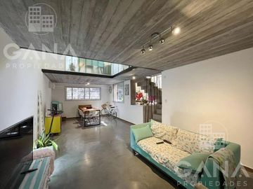 Casa Venta Centro Rosario de Pasillo - 3 Dormitorios / Diseño de Autor - Italia 1200