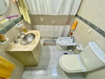 VENTA CASA 5 AMB 230 M2 PATIO TERRAZA GERLI