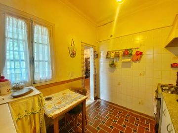 VENTA CASA 5 AMB 230 M2 PATIO TERRAZA GERLI