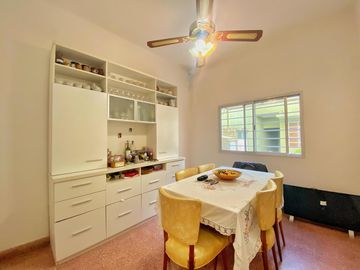 VENTA CASA 5 AMB 230 M2 PATIO TERRAZA GERLI
