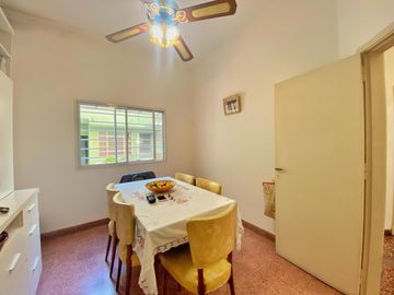 VENTA CASA 5 AMB 230 M2 PATIO TERRAZA GERLI