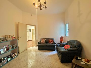 VENTA CASA 5 AMB 230 M2 PATIO TERRAZA GERLI