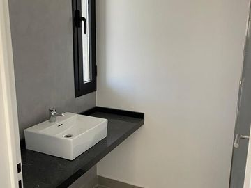 Casa en el Barrio Araucarias - Puertos - Escobar