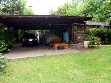 Casa en venta - 4 Dormitorios 2 Baños - 2.370Mts2 - El Trébol, Echeverría