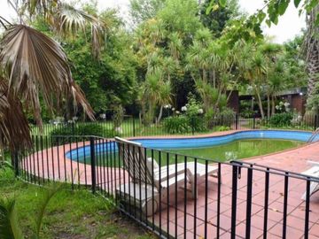 Casa en venta - 4 Dormitorios 2 Baños - 2.370Mts2 - El Trébol, Echeverría
