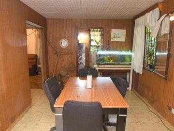 Casa en venta - 4 Dormitorios 2 Baños - 2.370Mts2 - El Trébol, Echeverría