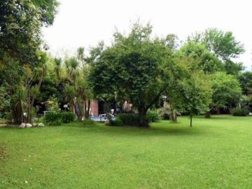 Casa en venta - 4 Dormitorios 2 Baños - 2.370Mts2 - El Trébol, Echeverría