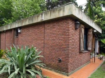 Casa en venta - 4 Dormitorios 2 Baños - 2.370Mts2 - El Trébol, Echeverría
