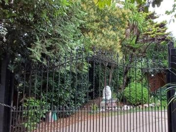 Casa en venta - 4 Dormitorios 2 Baños - 2.370Mts2 - El Trébol, Echeverría