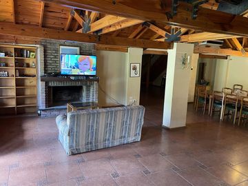 Casa en Venta con pileta en Funes