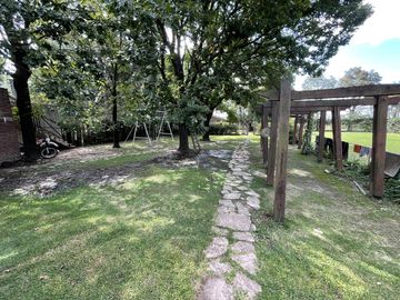 Casa en Venta con pileta en Funes