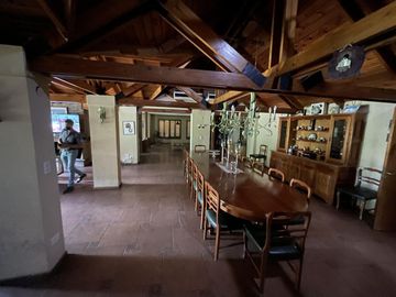 Casa en Venta con pileta en Funes