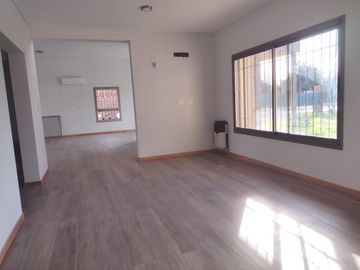 Casa a estrenar en venta -  San Eduardo - Fisherton