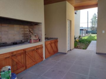 Casa a estrenar en venta -  San Eduardo - Fisherton