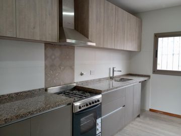 Casa a estrenar en venta -  San Eduardo - Fisherton