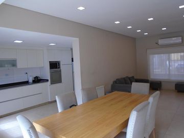VENTA CASA 6 AMBIENTES EN OLIVOS