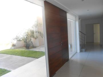 CASA EN VENTA CON RENTA EN HARAS SANTA MARIA – MAROTO PROPIEDADES
