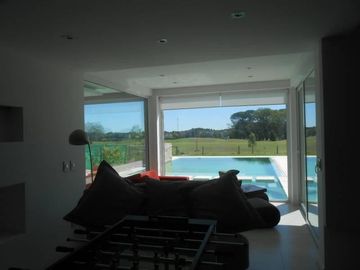 CASA EN VENTA CON RENTA EN HARAS SANTA MARIA – MAROTO PROPIEDADES