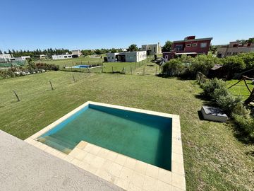 VENTA CASA EN SAN SEBASTIAN AREA 1 - 5 AMBIENTES