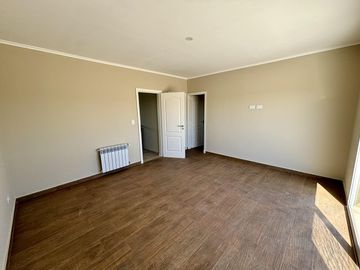 VENTA CASA EN SAN SEBASTIAN AREA 1 - 5 AMBIENTES