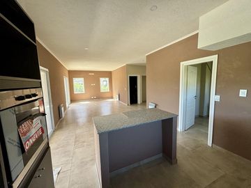 VENTA CASA EN SAN SEBASTIAN AREA 1 - 5 AMBIENTES