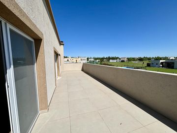 VENTA CASA EN SAN SEBASTIAN AREA 1 - 5 AMBIENTES