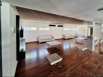 Departamento en venta en San Isidro - Vias/Rolon