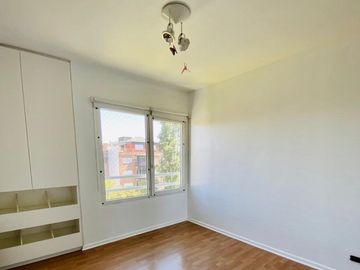Departamento en venta en San Isidro - Vias/Rolon