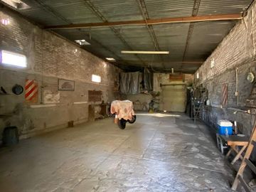 Depósito en venta - 600Mts2 - San Carlos, La Plata