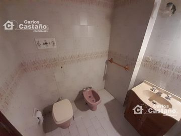 A 3/c de Av. Maipú y Cerca de CABA, Chalet en 2 Plantas Ideal 2 Familias, 270m2