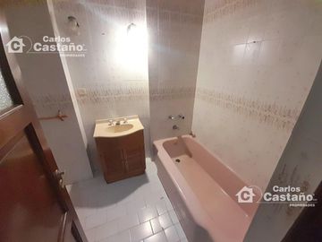 A 3/c de Av. Maipú y Cerca de CABA, Chalet en 2 Plantas Ideal 2 Familias, 270m2