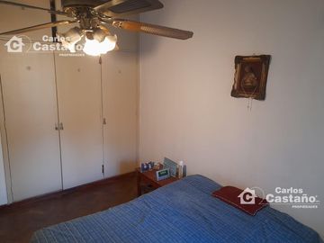 A 3/c de Av. Maipú y Cerca de CABA, Chalet en 2 Plantas Ideal 2 Familias, 270m2