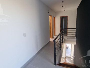 Casa 4 ambientes en 2 plantas vista Laguna en venta - Barrio Sebastian Gaboto - Pueblos del Plata