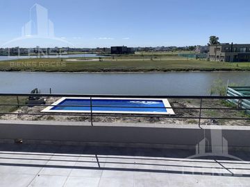 Casa 4 ambientes en 2 plantas vista Laguna en venta - Barrio Sebastian Gaboto - Pueblos del Plata