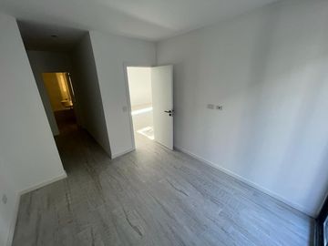 Departamento a Estrenar! con Jardín! Venta Tigre Centro