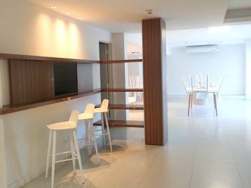 VENTA ESPECTACULAR TRES AMBIENTES  COCHERA FULL AMENITIES EDIFICIO LIN CALEL VILLA URQUIZA