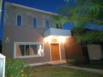 Casa en Barrio Privado  Tejas Tes, 2 Dormitorios